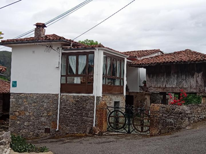 Casa La Cruz A 2Km De Onís Dış mekan fotoğraf